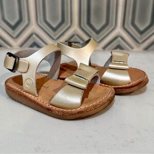 Freshly Picked toddler platinum sandal size 3